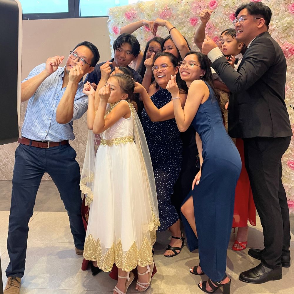 Photo d'un famille pendant un mariage